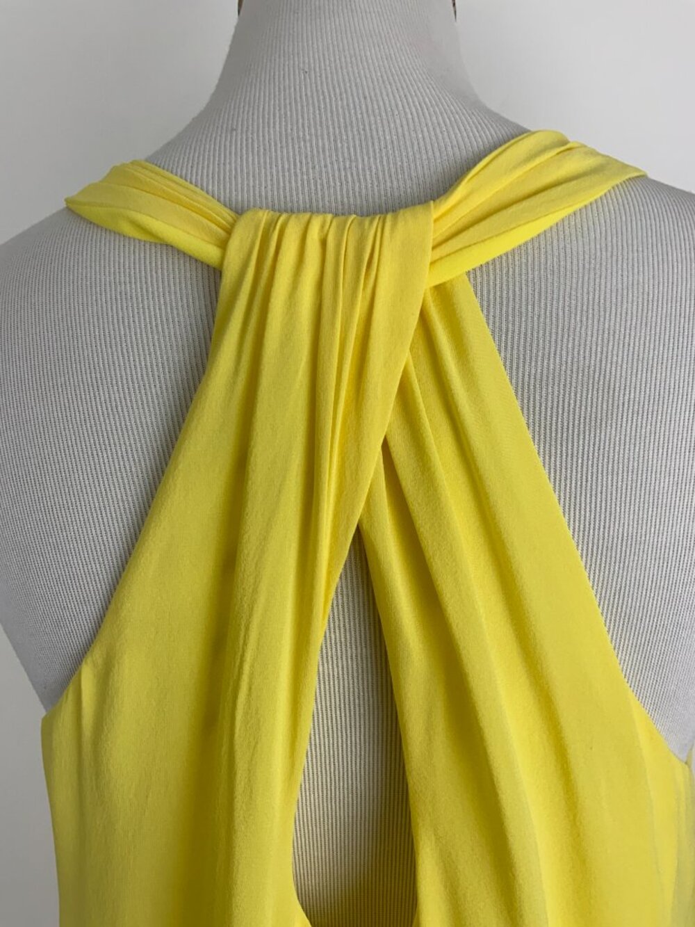 Alice + Olivia Yellow Twisted Halter Keyhole Racerback Tank Top Sz S - Picture 15 of 15